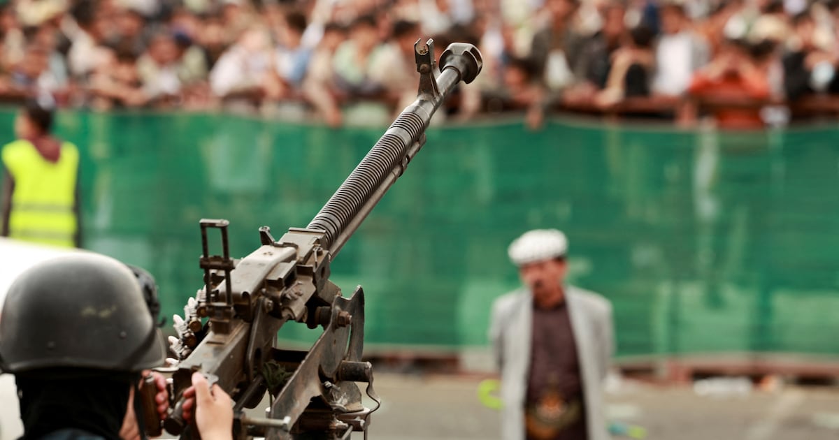 胡塞武装在红海袭击中的战术升级及其意义