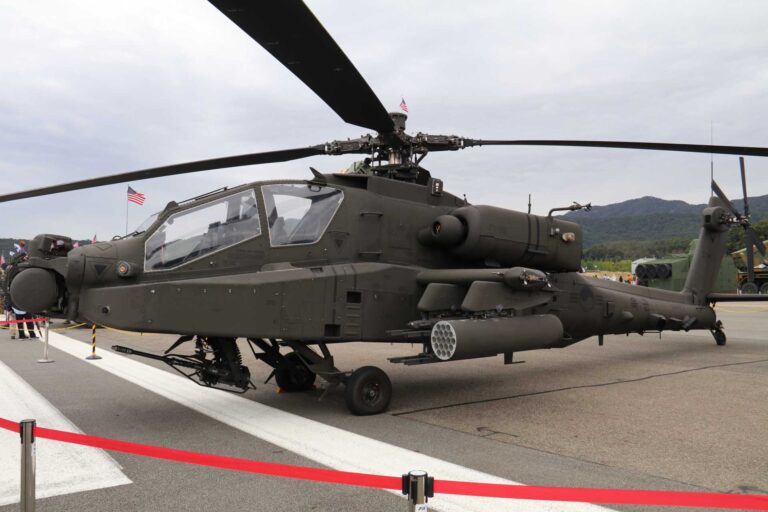 独家报道：在紧张局势加剧之际，韩国计划再采购 36 架美国 AH-64E 阿帕奇攻击直升机