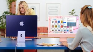 泄露的 iMac 原型机显示苹果几乎在正面贴上了它的标志