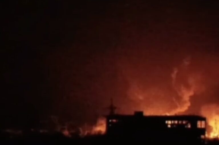 据报道，在乌克兰无人机袭击中，被占领的顿涅茨克发生停电和爆炸