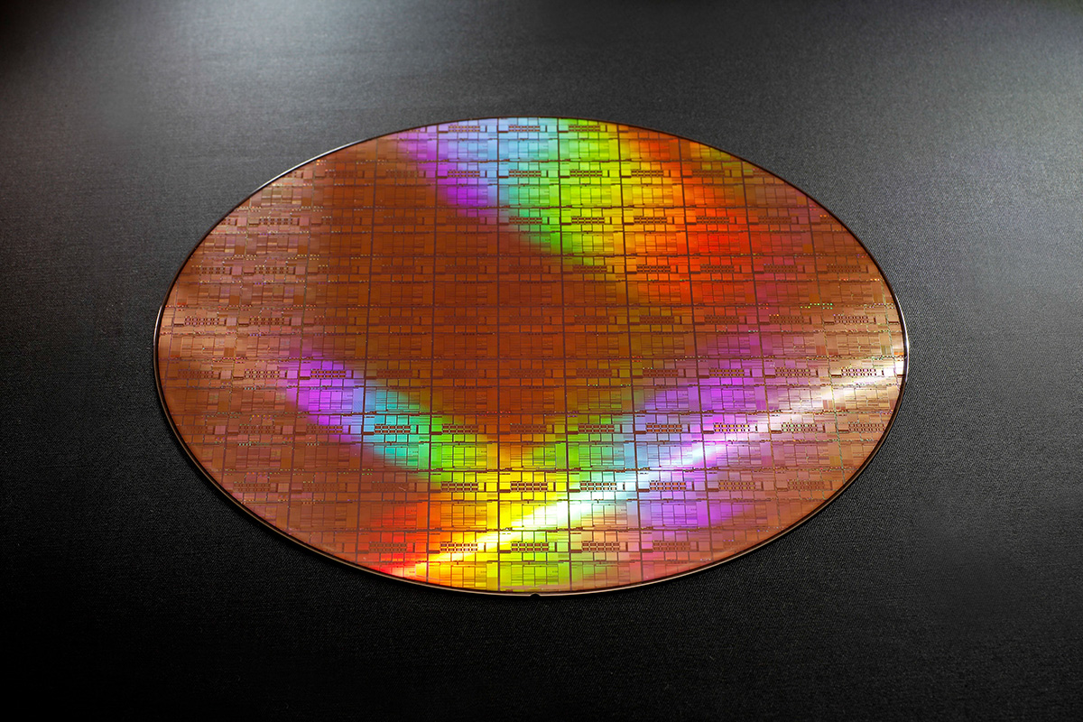Rapidus启动2nm GAA晶体管试产 首块晶圆面世