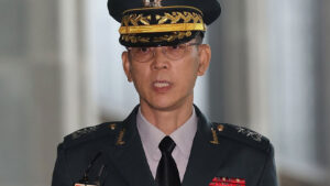 特别检察官在戒严调查中寻求对无人机指挥官的拘留令