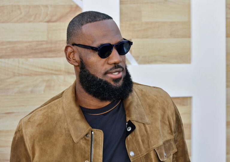 勒布朗·詹姆斯 （LeBron James） 对病毒式传播的人工智能“怀孕”视频发出停止令