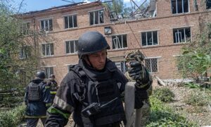 俄罗斯和乌克兰发生空袭，造成 4 人死亡