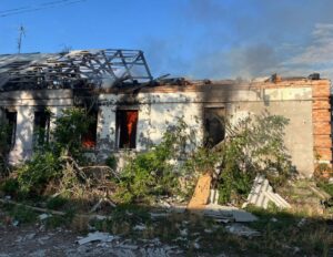 过去一天，俄罗斯在乌克兰各地的袭击中造成至少 2 人死亡，33 人受伤