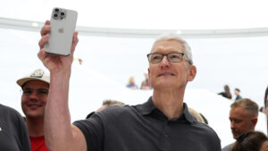 一位顶级 Apple 情报商认为他已经确定了 iPhone 17 的发布日期——而且可能只有两个月的时间了