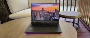 华硕 ROG Strix G16 （2025） 评测：一款全面的游戏笔记本电脑