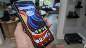 这款廉价的 Android 手机给我留下的印象超出了我的预期 - 这就是原因