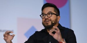 Y Combinator 首席执行官 Garry Tan 警告学生，“假装直到成功”的商业心态可能会让你进监狱