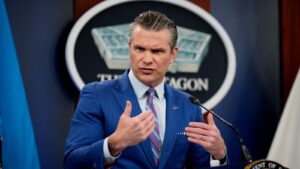 Hegseth 在未经授权使用 Metallica 歌曲后删除、转发无人机视频