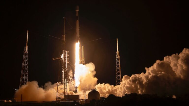 亚马逊乘坐火箭旋转木马继续 SpaceX 发射