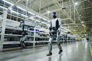 优必选发布全尺寸工业机器人Walker S2：1.76米高，全天候工作