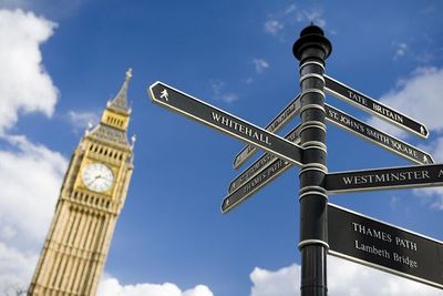 大学创新推动英国 AI 驱动的转型