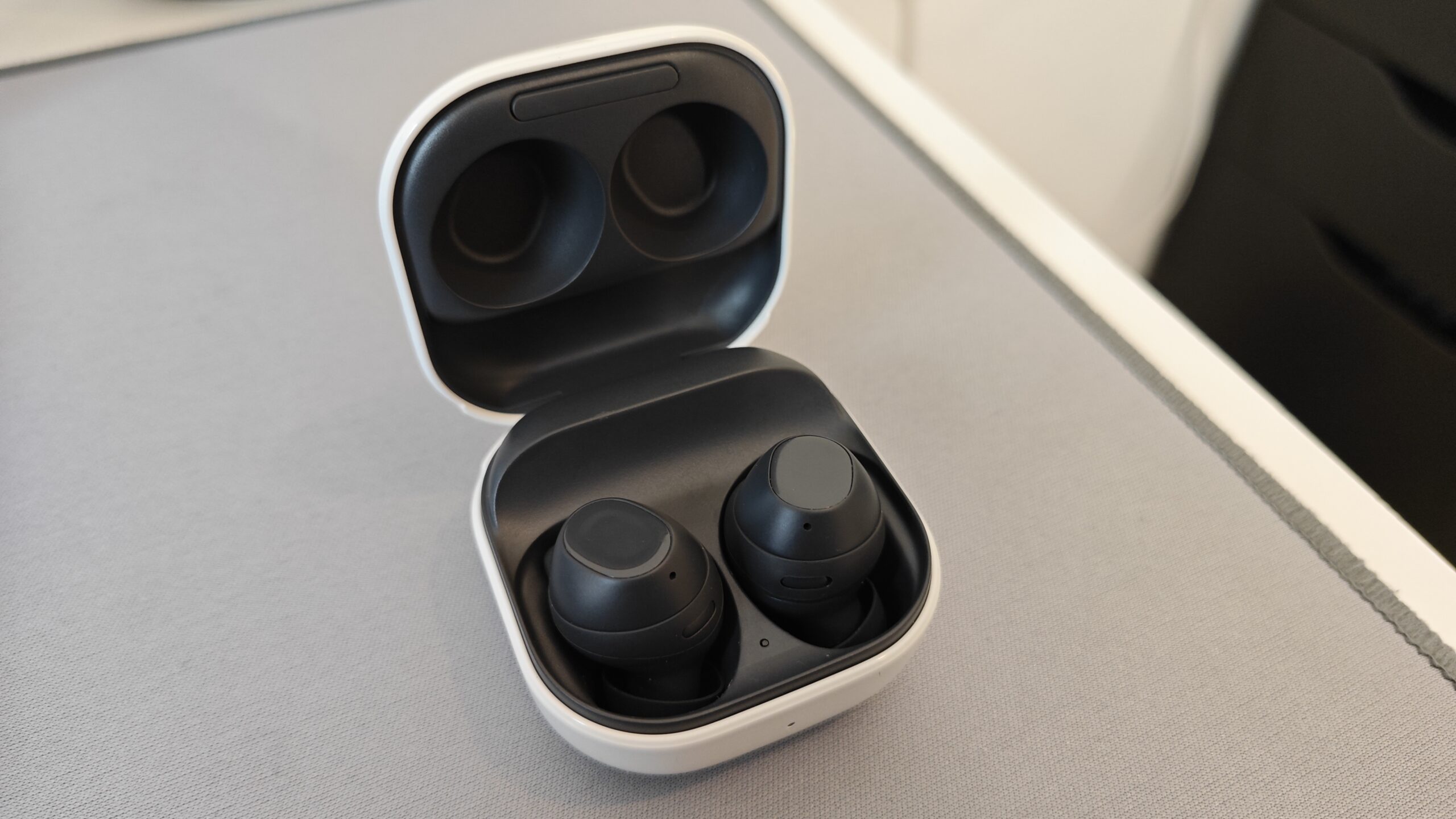 据报道，三星 Galaxy Buds 3 FE 图像被泄露，然后被撤回——这可能表明它们是真实的