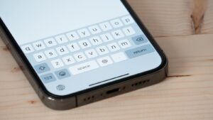 厌倦了 iPhone 上的语音转文本功能？这是关闭它的方法