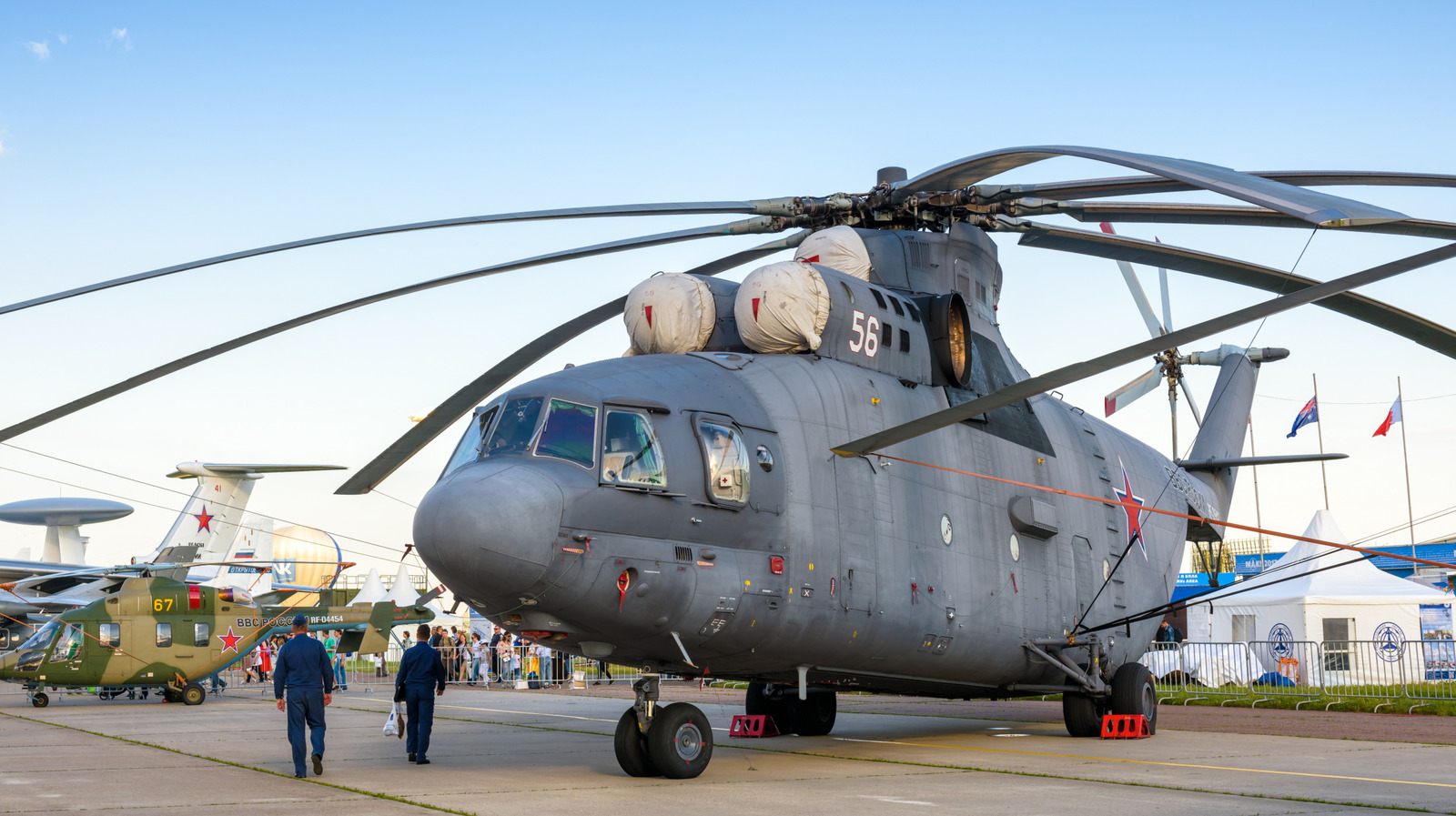 世界上最强大的重型直升机可以承载惊人的重量