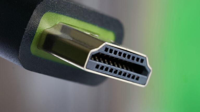 HDMI 2.1 与 2.2：有什么区别（以及为什么它对您来说可能无关紧要）