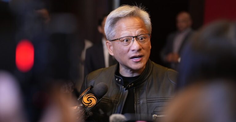特朗普想解散英伟达，但随后英伟达的首席执行官赢得了他的青睐