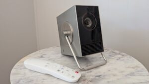 LG CineBeam Q 4K 投影仪评测：我可能会永远和我的电视分手