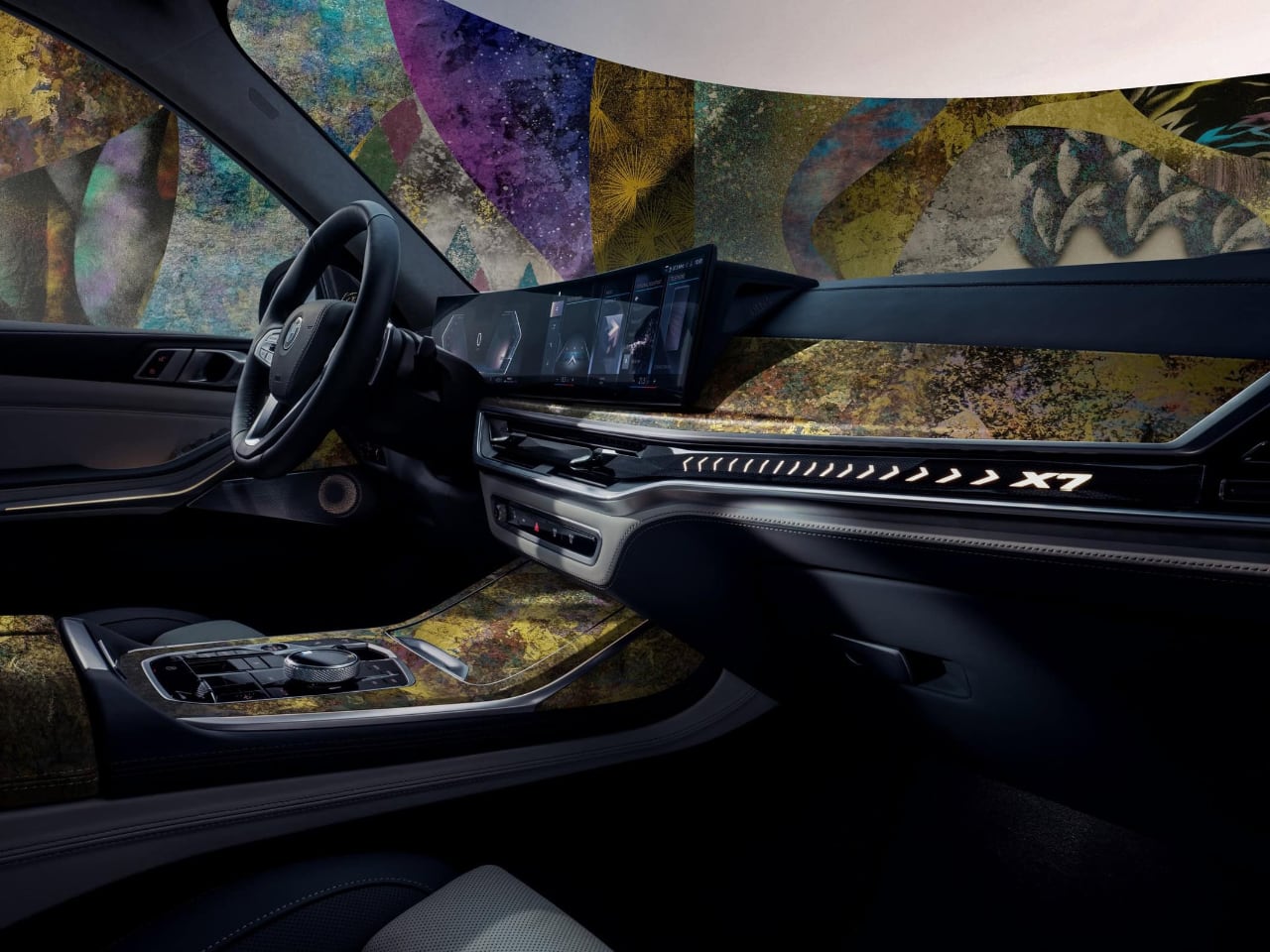 BMW X7 采用双色油漆和日本风格的内饰设计