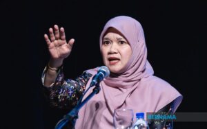 教师在课堂上验证 AI 生成信息的主要来源 - Fadhlina