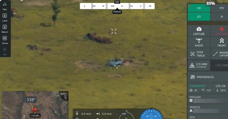 F-35 与四轴飞行器无人机配对，实现精确打击瞄准