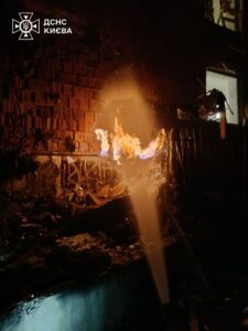 在俄罗斯无人机袭击中，基辅爆发大火