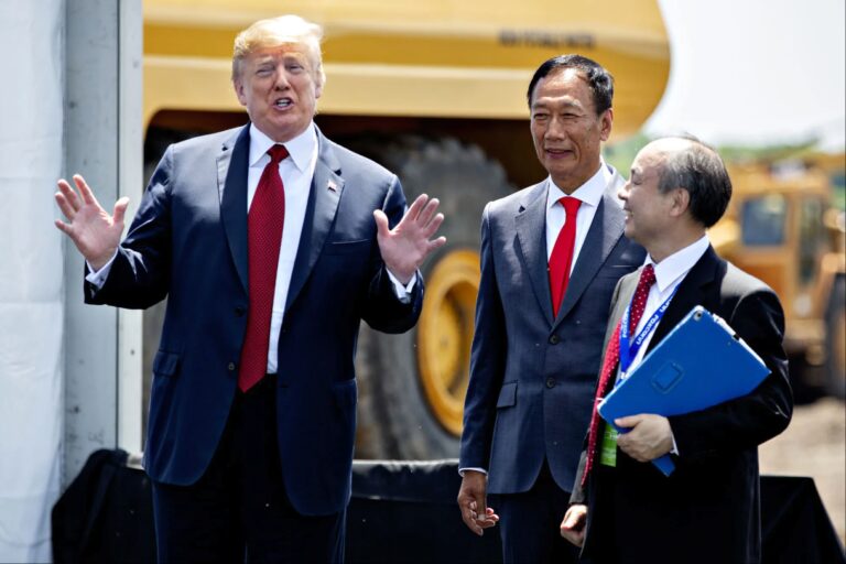 消息称软银为“星际之门”买下富士康美国电动汽车工厂