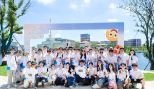 华为开讲首堂HarmonyOS公开课，培养未来鸿蒙人才