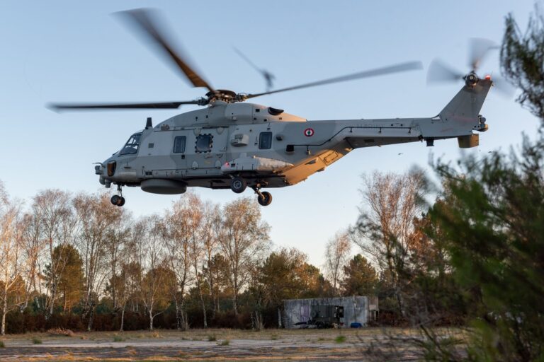 法国陆军装备NH-90直升机，加装稳定精确打击系统
