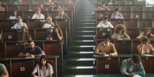高校警惕“幽灵学生”：AI诈骗团伙瞄准数百万助学金