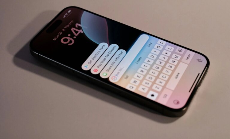 苹果与谷歌洽谈，拟用Gemini升级Siri