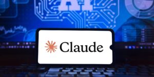 Anthropic阻止黑客利用Claude AI入侵企业