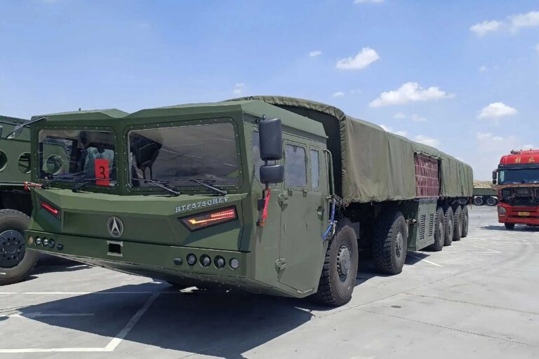 中国研发新型HTF 5750 HEV 12×12隐身导弹车，提升战场生存能力