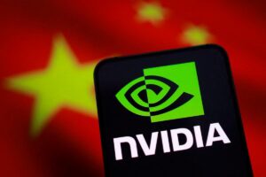 英伟达CEO：与特朗普谈判，先进AI芯片对华销售需时日