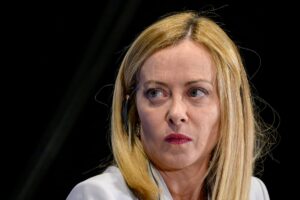 意大利总理梅洛尼敦促莱昂纳多、芬坎蒂耶里加快欧盟防务资金使用