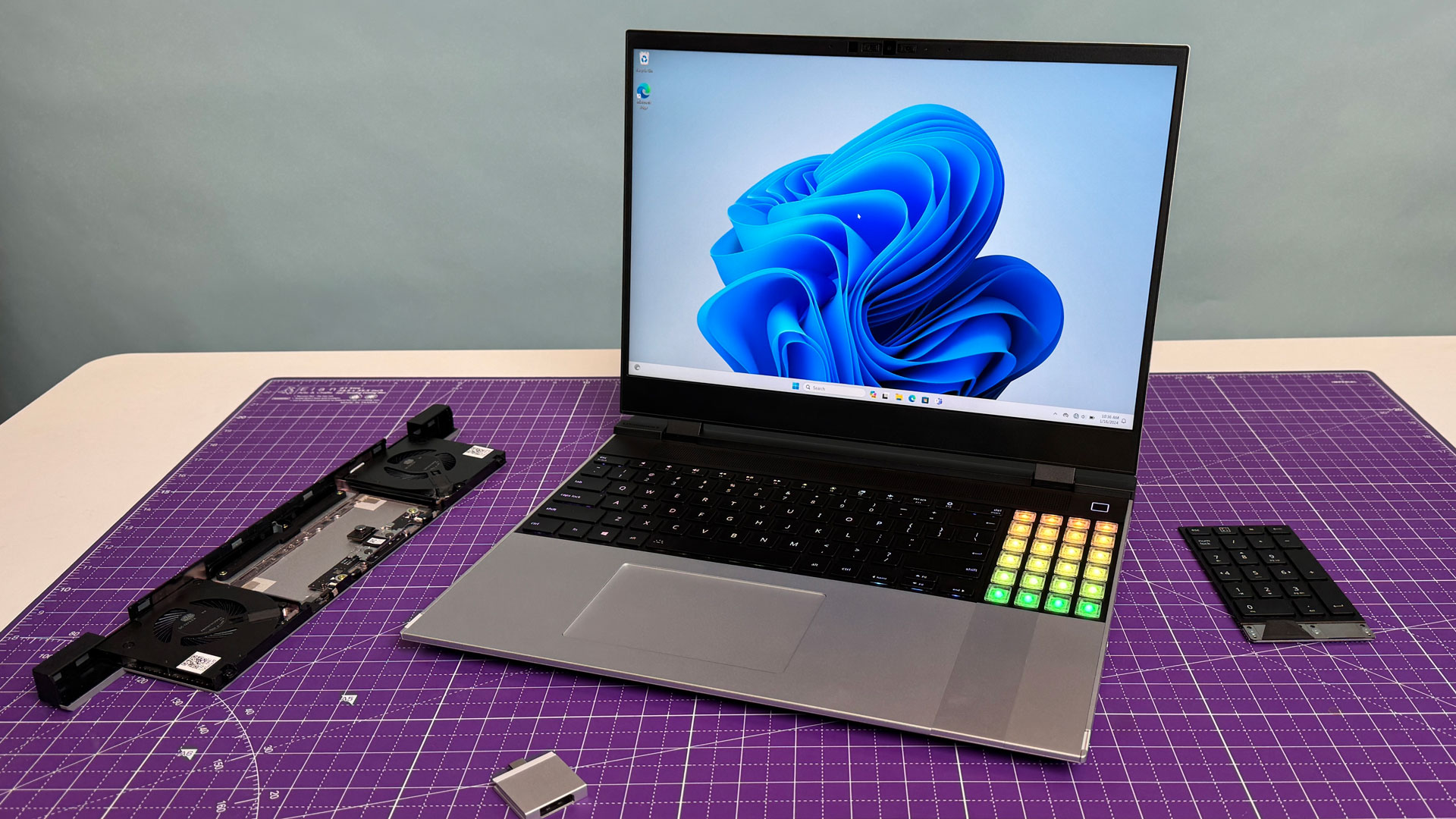 Framework 16笔记本升级2025版，配备RTX 5070显卡和Zen 5处理器