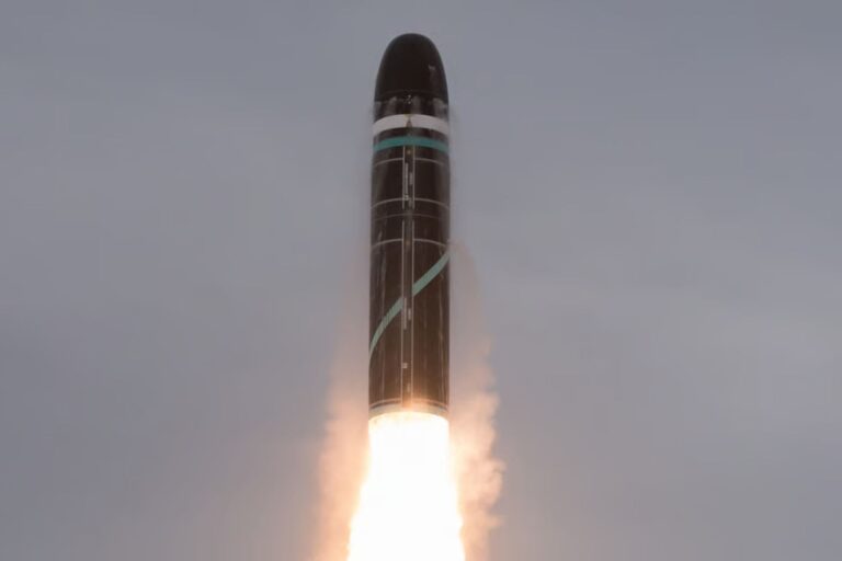 法国英国联手，欧洲核防御力量增强