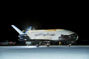 下月，美国太空军将发射第八架X-37B空天飞机