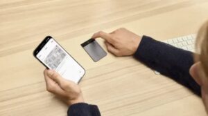 Plaud推新款AI录音笔，30小时续航配智能屏革新笔记体验