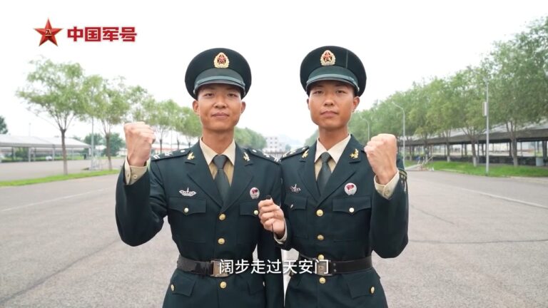视频丨先睹为快！托举大国重器的火箭军参阅部队来了