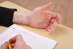 AI代理在基准测试中可能作弊