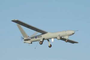 英军寻求新型抗干扰无人机，实现全天候战场监控