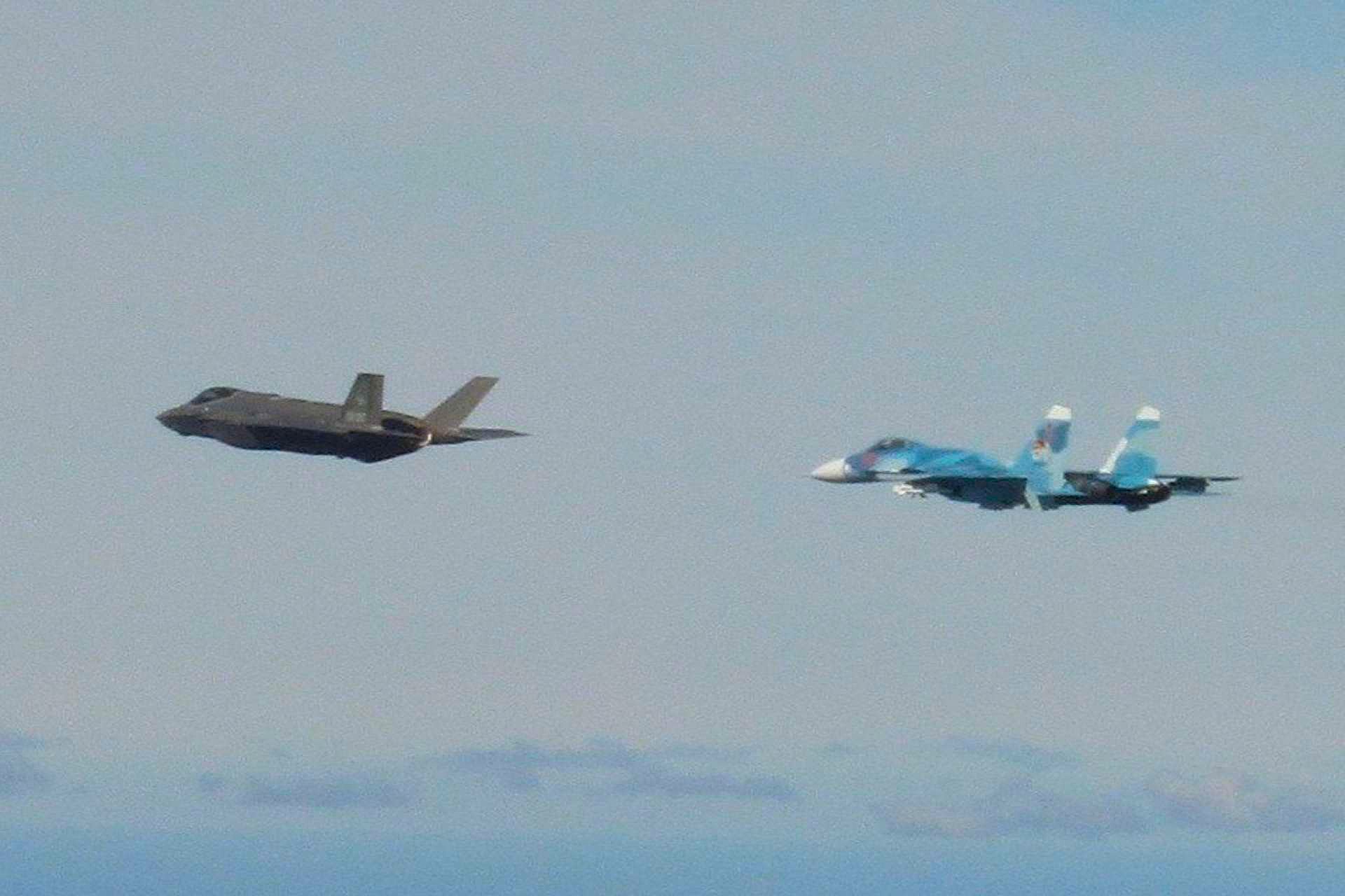 意大利F-35战机升空拦截俄罗斯军机入侵波罗的海空域