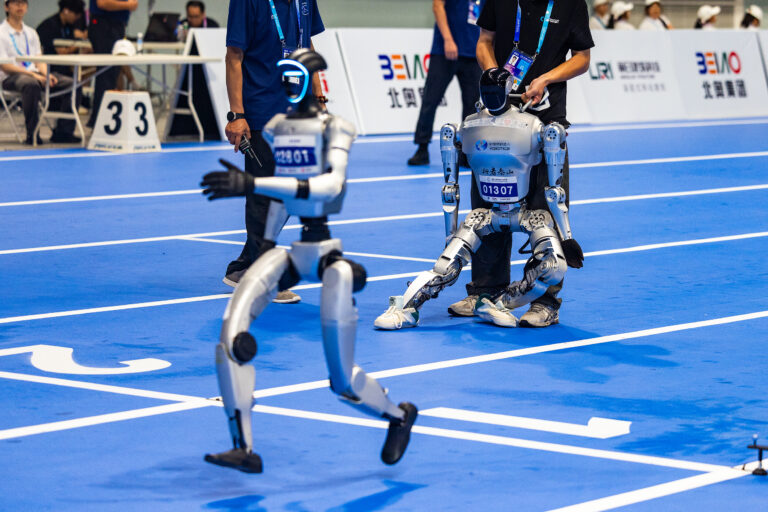 经济日报：中国机器人能否成为消费新贵