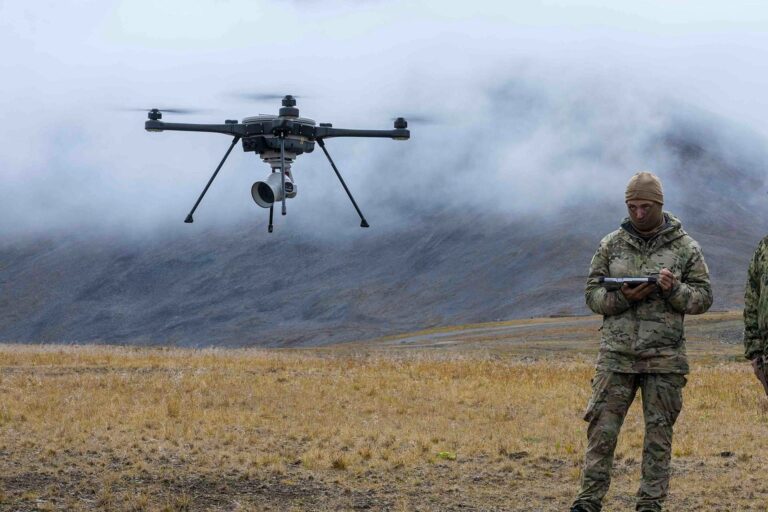 美军首次使用FPV无人机击落目标，空中拦截策略迎新变局