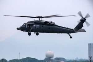 菲律宾购入五架波兰制造黑鹰S-70i直升机提升空中作战能力