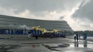 首届机器人运动会，是比谁摔得更有观众缘