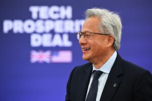 英伟达投资百亿美元建设OpenAI数据中心