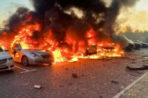 俄军大规模空袭乌克兰，民用设施受损